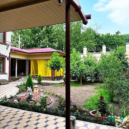 A Pousada Sultan Saray Osh Exterior foto