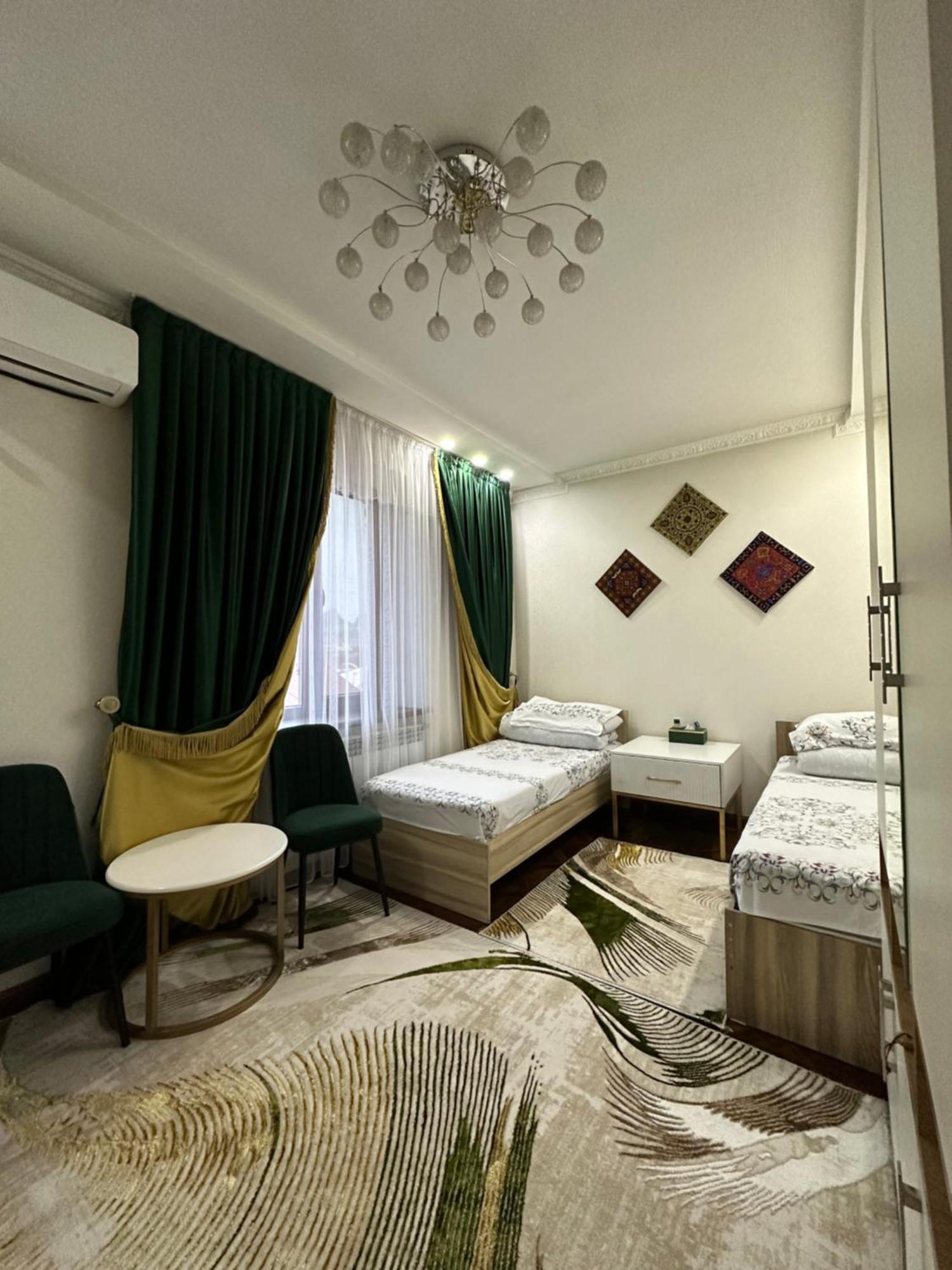 A Pousada Sultan Saray Osh Exterior foto