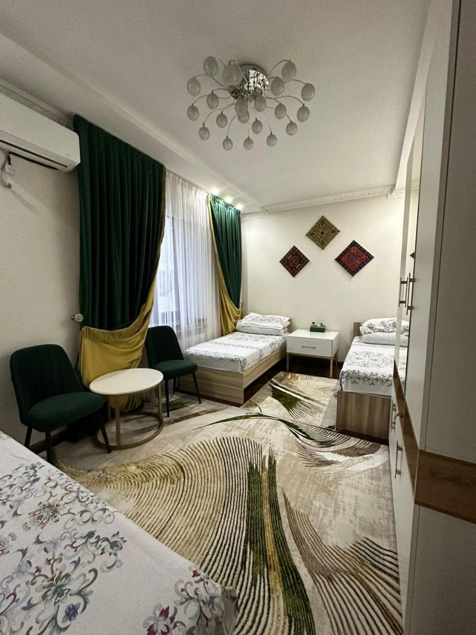 A Pousada Sultan Saray Osh Exterior foto