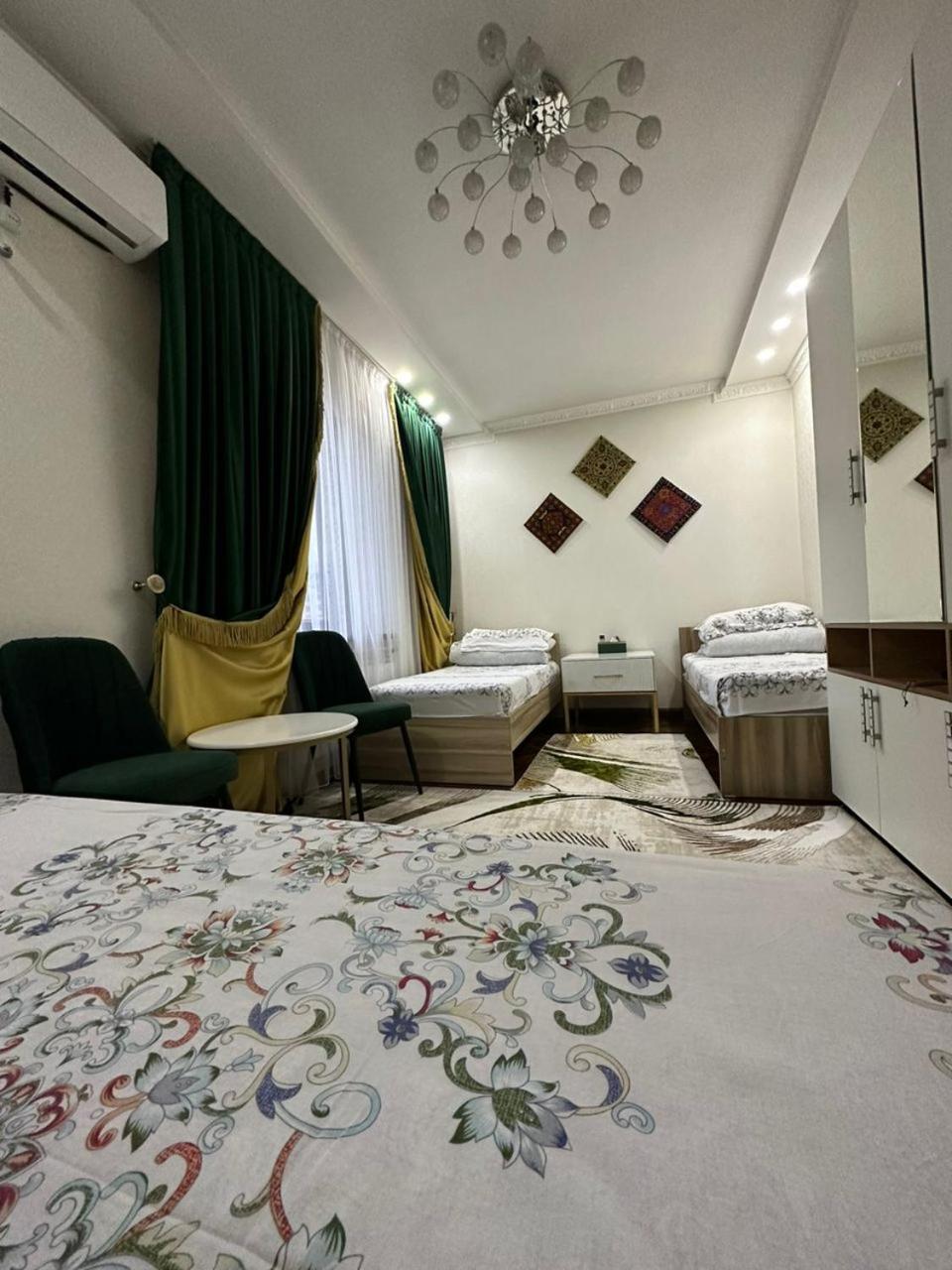 A Pousada Sultan Saray Osh Exterior foto