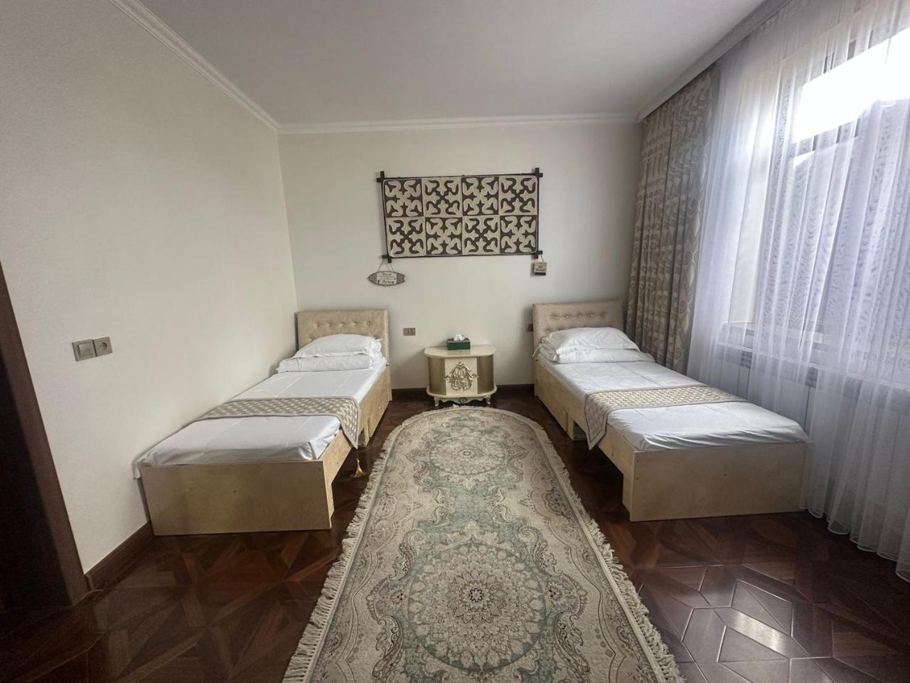 A Pousada Sultan Saray Osh Exterior foto