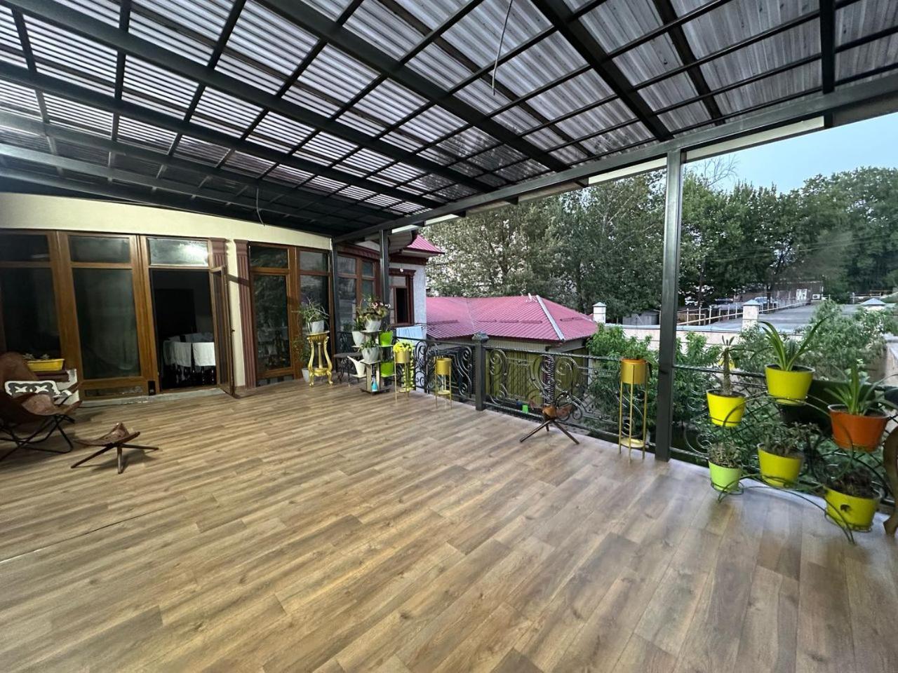 A Pousada Sultan Saray Osh Exterior foto