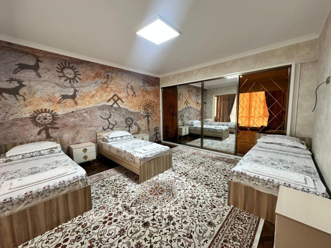 A Pousada Sultan Saray Osh Exterior foto